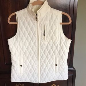 Charter club lightweight puffer vest, petite
